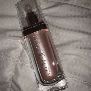 Huda Beauty N.Y.M.P.H Body Highlighter
